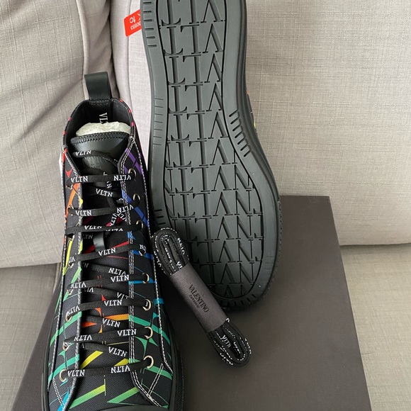 Valentino Sneakers - Picture 8 of 11